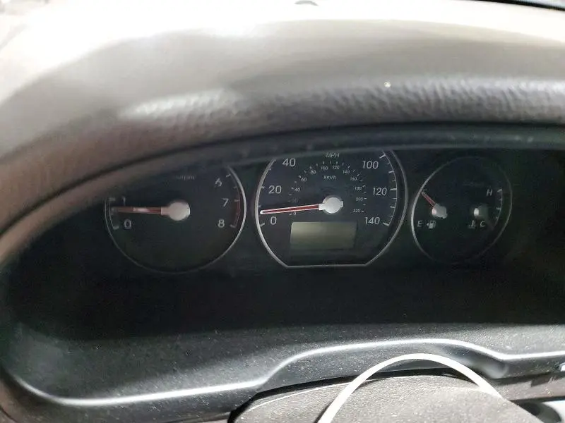 2012 HYUNDAI SANTA FE SE  
