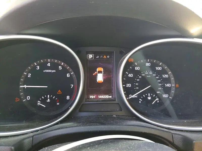 2018 HYUNDAI SANTA FE SE  