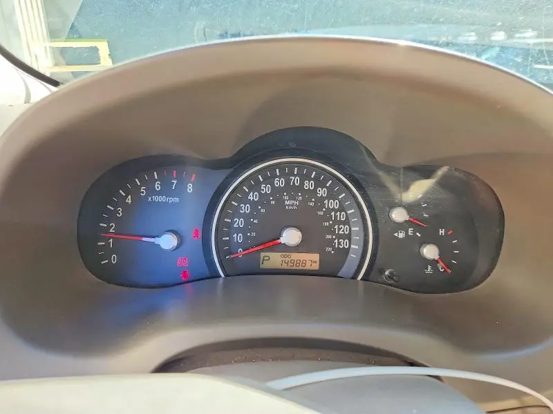 2010 KIA SEDONA LX  