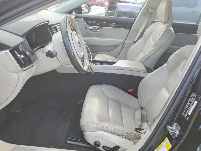 2018 VOLVO S90 T5 MOMENTUM  