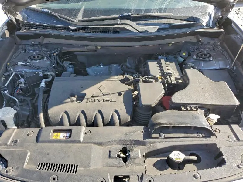 2018 MITSUBISHI OUTLANDER ES  