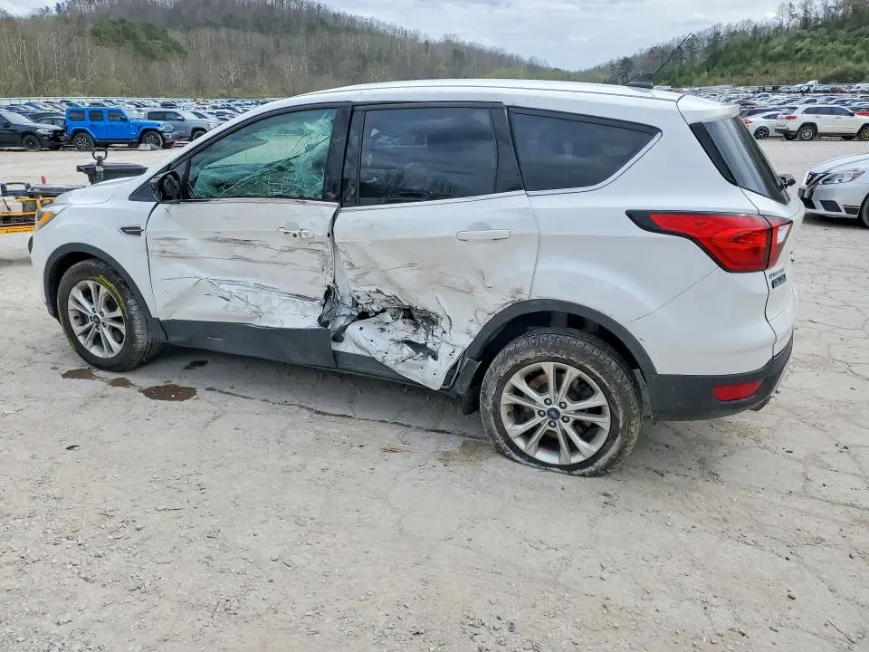 2019 FORD ESCAPE SE  