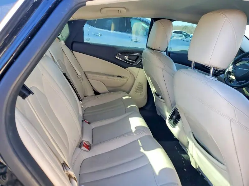 2015 CHRYSLER 200 C  
