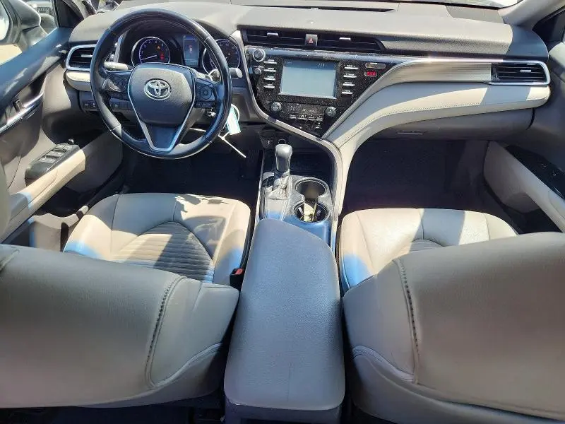 2018 TOYOTA CAMRY SE  