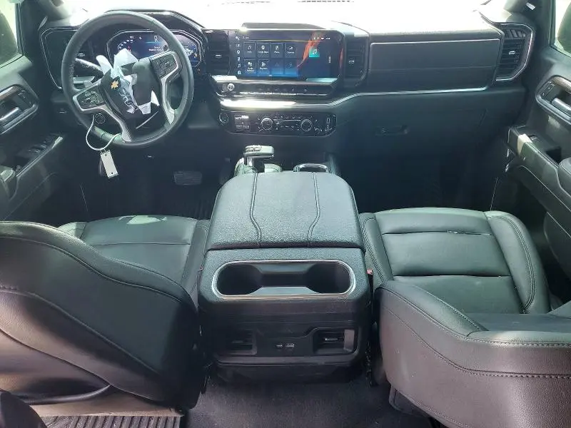 2024 CHEVROLET SILVERADO K1500 LT  