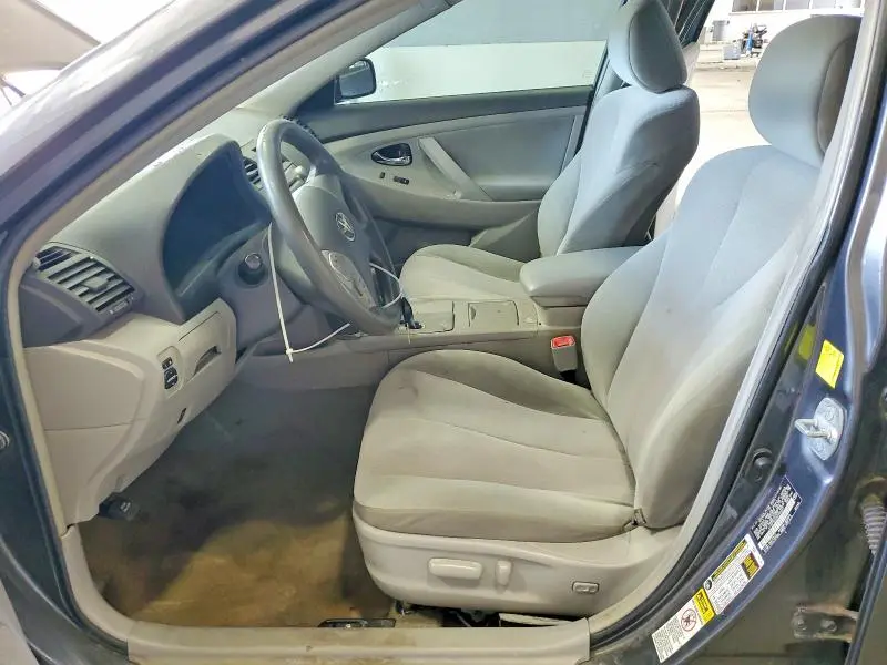 2011 TOYOTA CAMRY LE  