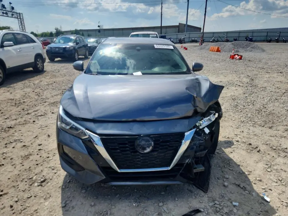 2022 NISSAN SENTRA SV  