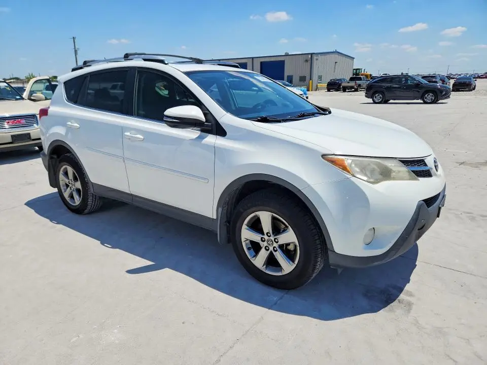2015 TOYOTA RAV4 XLE  
