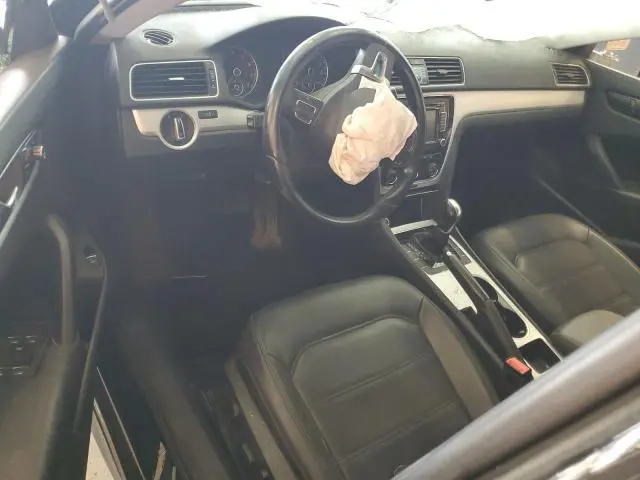 2013 VOLKSWAGEN PASSAT SE  