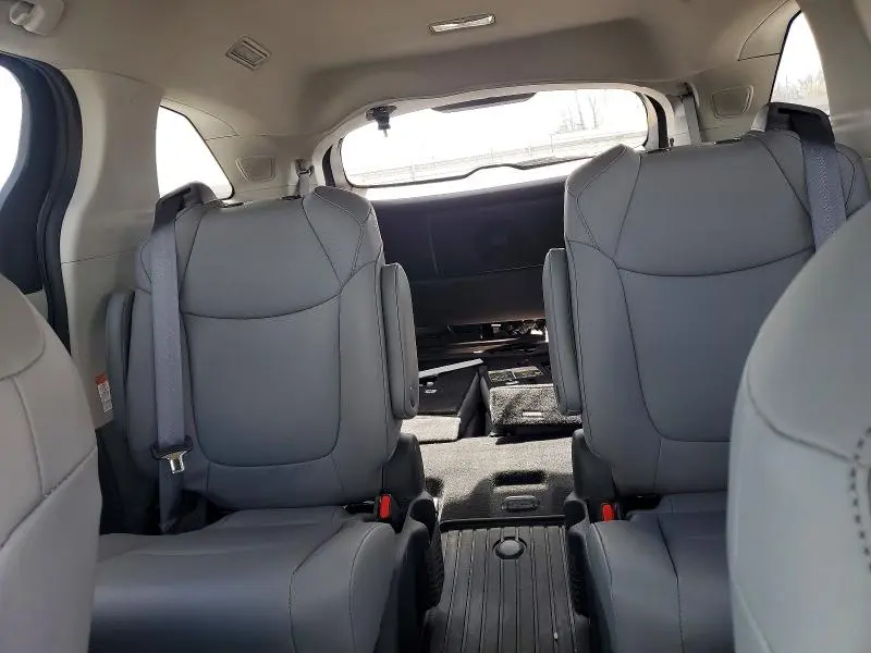 2022 TOYOTA SIENNA XLE 7-PASSENGER  