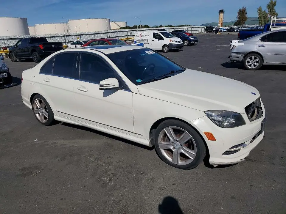2011 MERCEDES-BENZ C 300  
