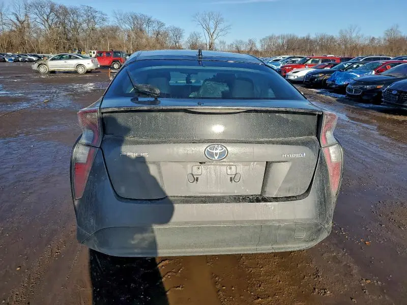 2016 TOYOTA PRIUS   