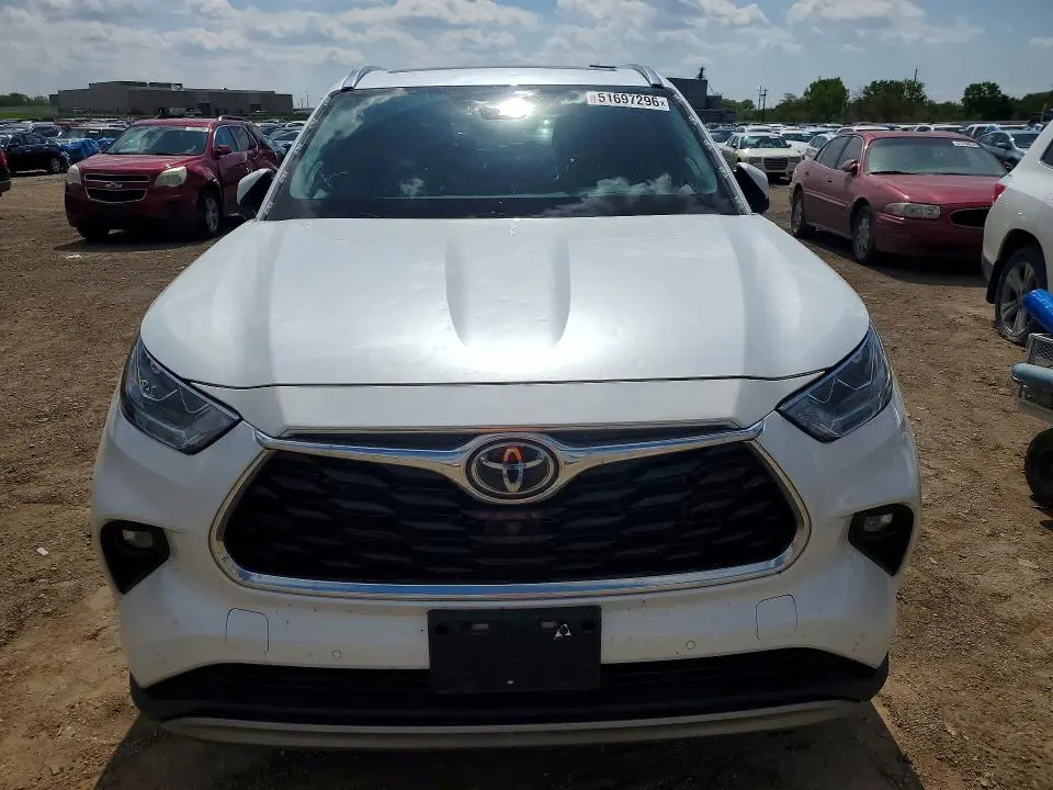 2022 TOYOTA HIGHLANDER PLATINUM  