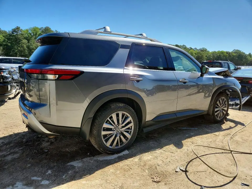 2024 NISSAN PATHFINDER SL  