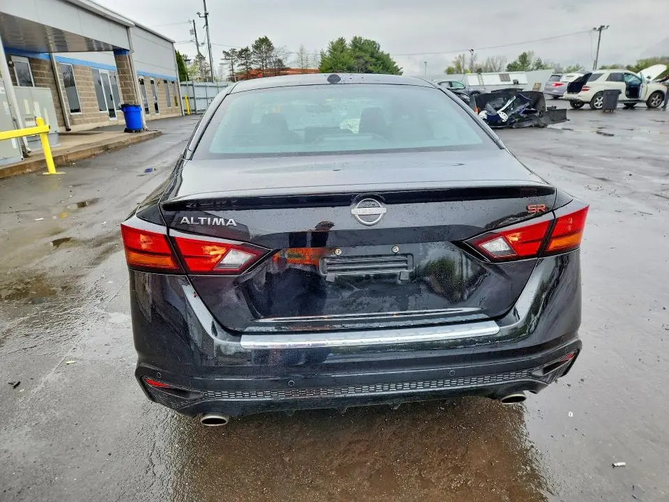 2023 NISSAN ALTIMA SR  
