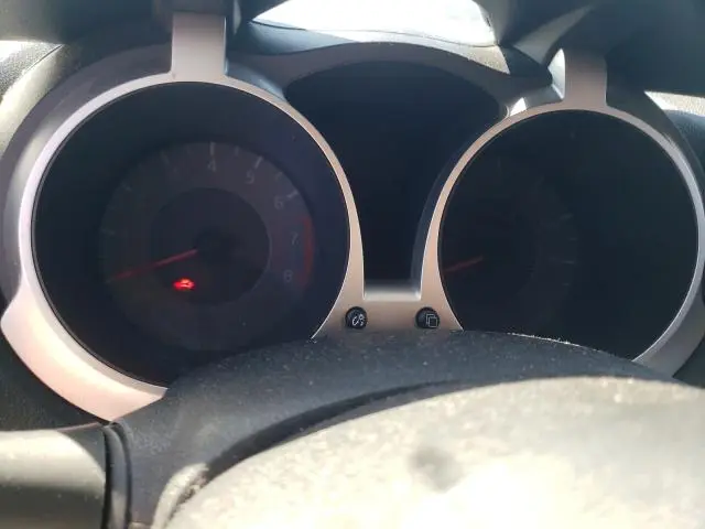 2011 NISSAN JUKE S