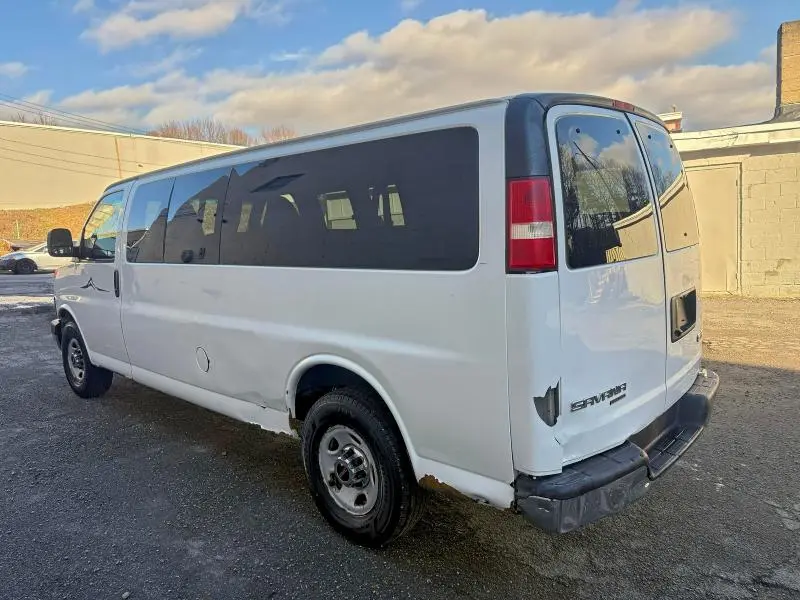 2015 GMC SAVANA G3500 LT  