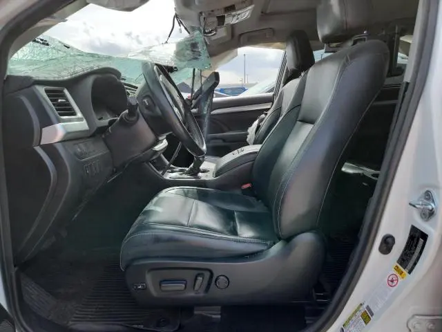 2017 TOYOTA HIGHLANDER SE  