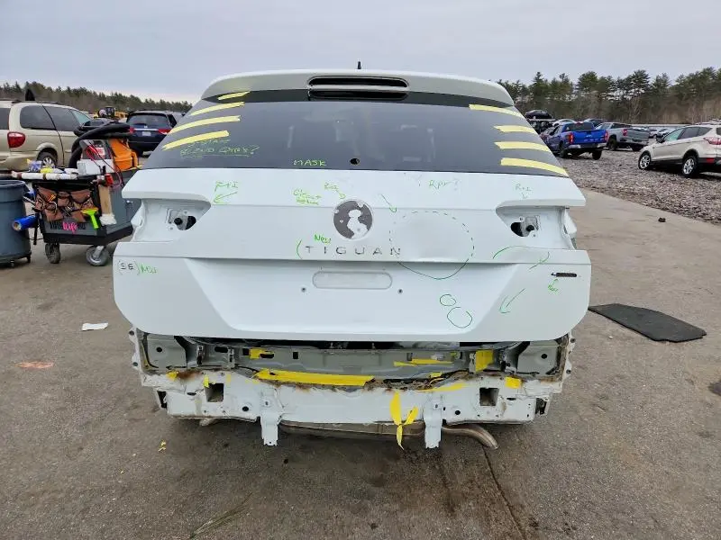 2024 VOLKSWAGEN TIGUAN SE R-LINE BLACK  