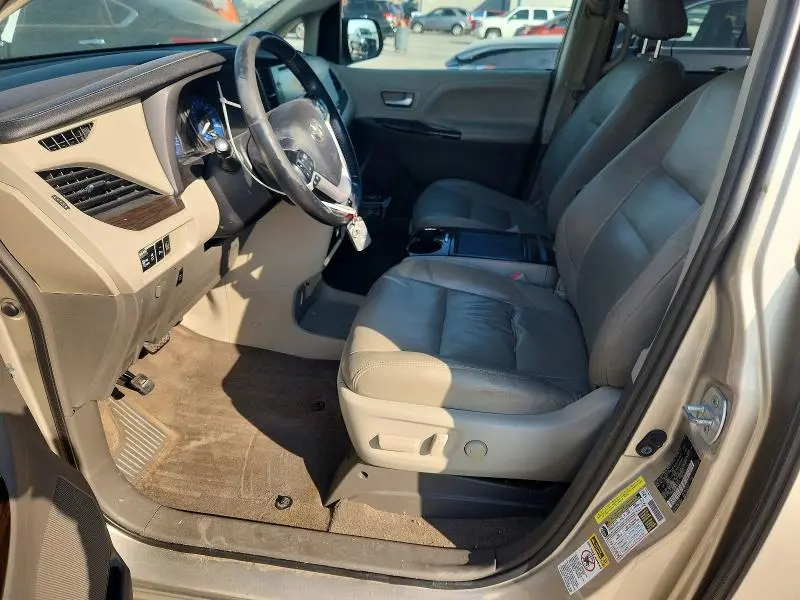 2015 TOYOTA SIENNA XLE 8-PASSENGER  