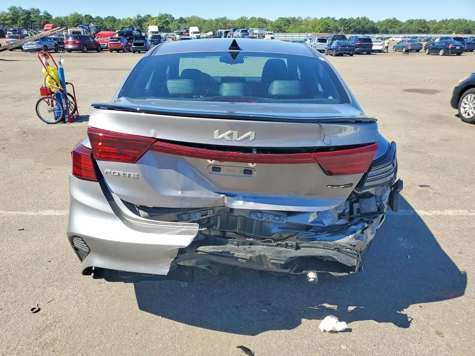 2024 KIA FORTE GT LINE  