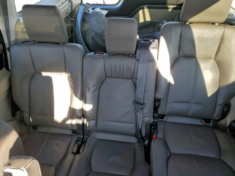 2015 LAND ROVER LR4 HSE LUXURY  