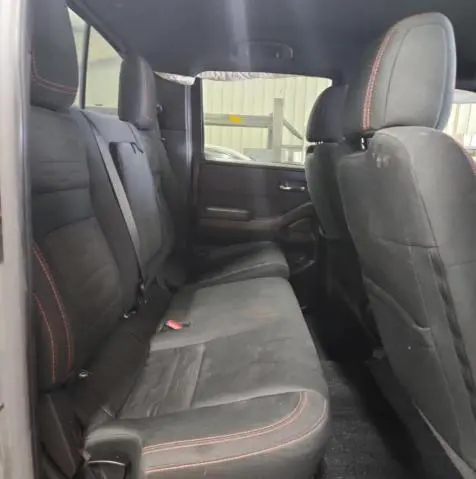 2022 NISSAN FRONTIER S  
