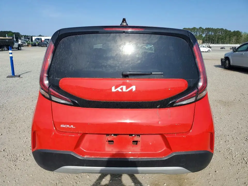 2024 KIA SOUL LX  