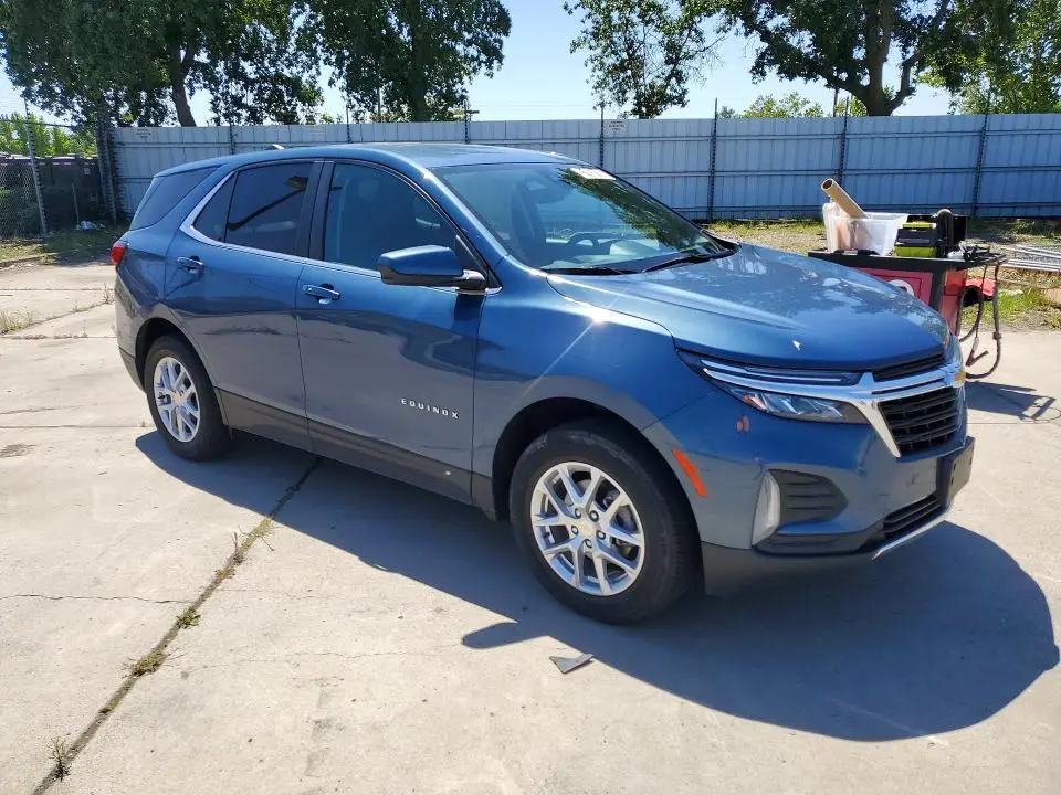 2024 CHEVROLET EQUINOX LT  