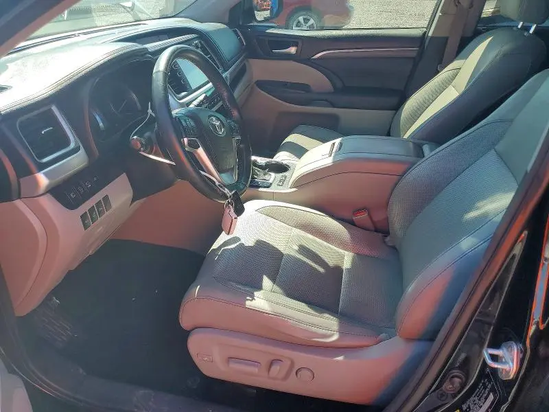 2017 TOYOTA HIGHLANDER LIMITED PLATINUM  
