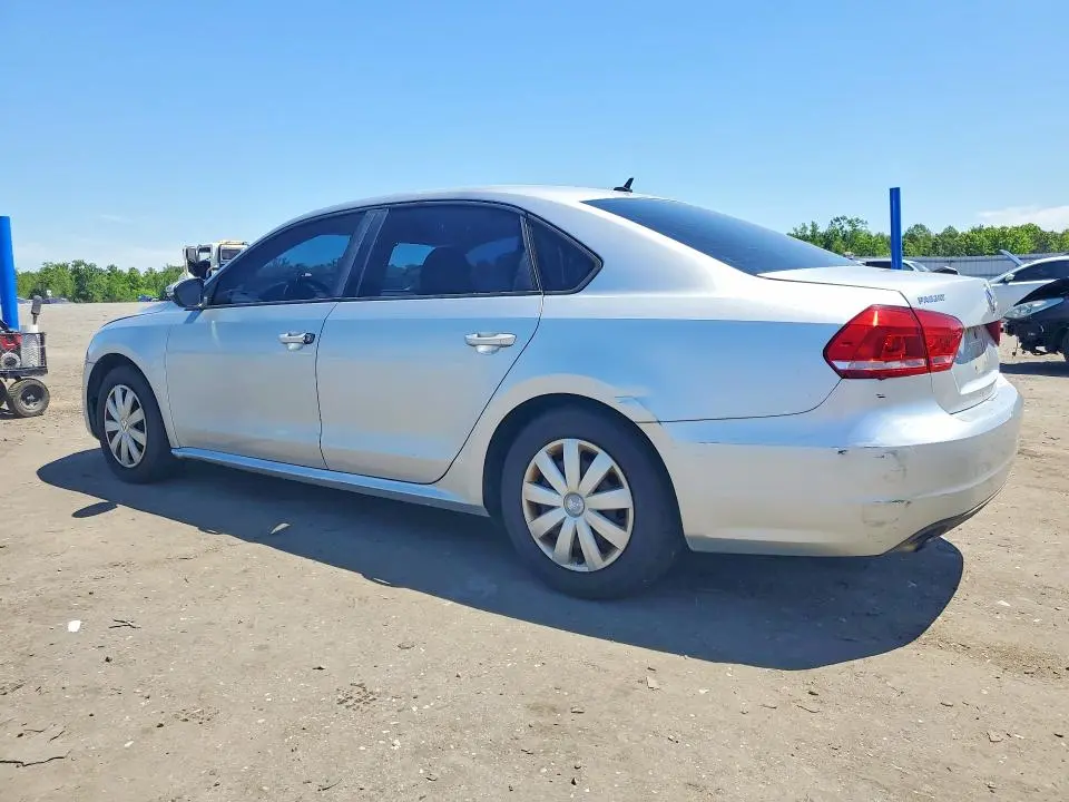 2012 VOLKSWAGEN PASSAT S  