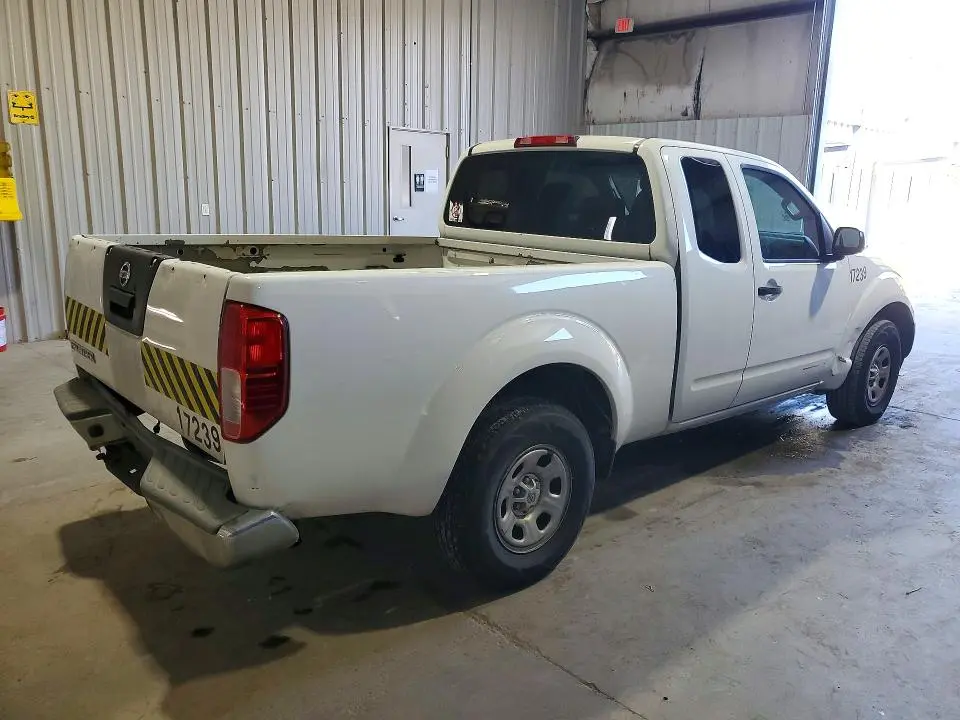 2013 NISSAN FRONTIER S  