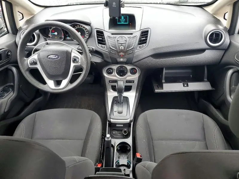2017 FORD FIESTA SE  