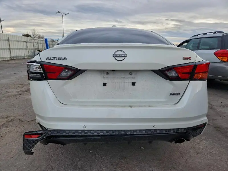 2024 NISSAN ALTIMA SR  