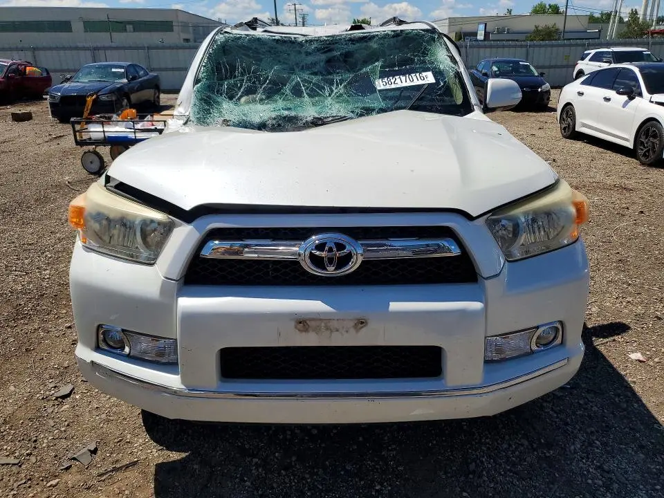 2011 TOYOTA 4RUNNER SR5  