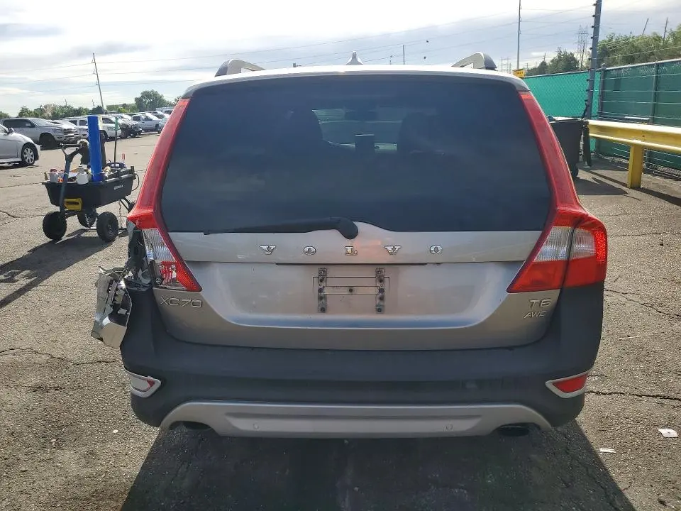 2011 VOLVO XC70 T6  