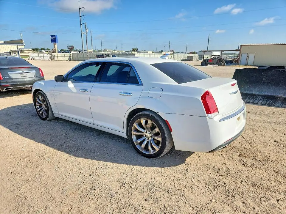 2019 CHRYSLER 300 LIMITED  