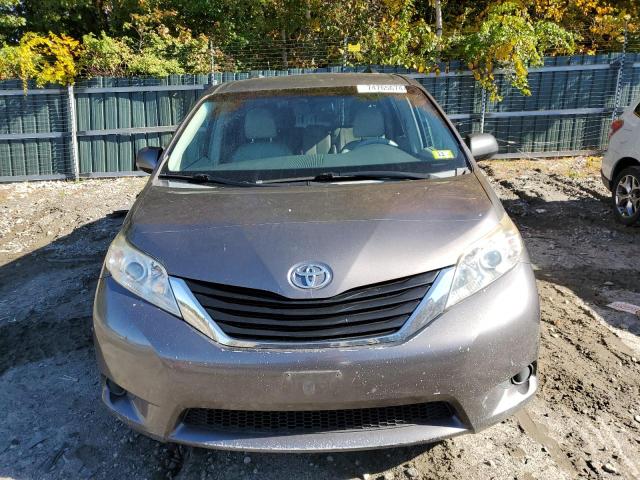 2011 TOYOTA SIENNA LE