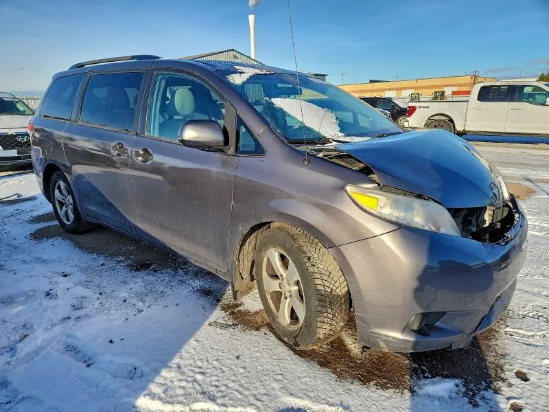2014 TOYOTA SIENNA   