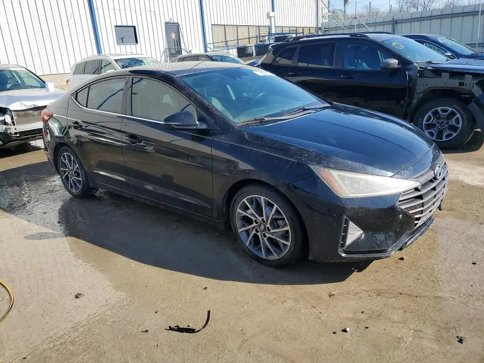 2019 HYUNDAI ELANTRA SEL  