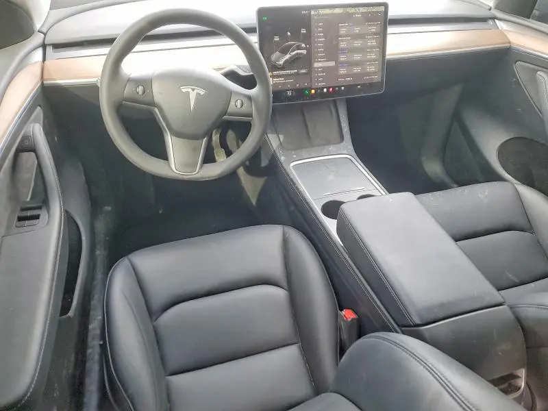 2025 TESLA MODEL Y   