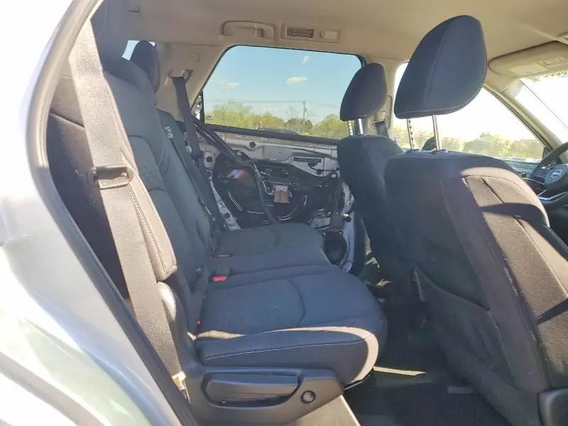 2024 NISSAN PATHFINDER S  