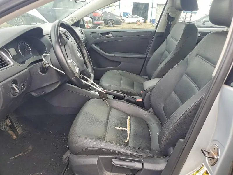 2012 VOLKSWAGEN JETTA SE  