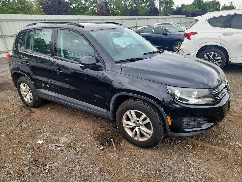 2016 VOLKSWAGEN TIGUAN S  