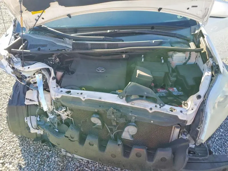 2014 TOYOTA SIENNA XLE 8-PASSENGER  