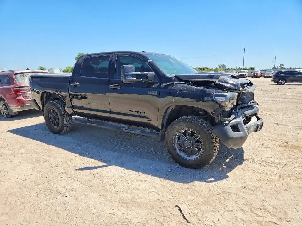 2017 TOYOTA TUNDRA SR5  