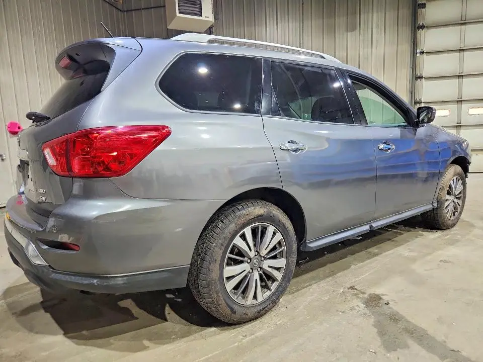 2017 NISSAN PATHFINDER SV  