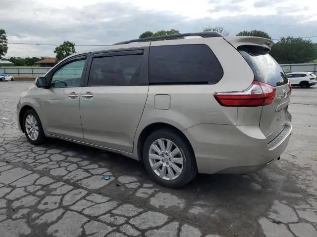 2017 TOYOTA SIENNA XLE  