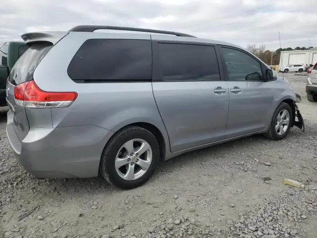 2011 TOYOTA SIENNA LE  