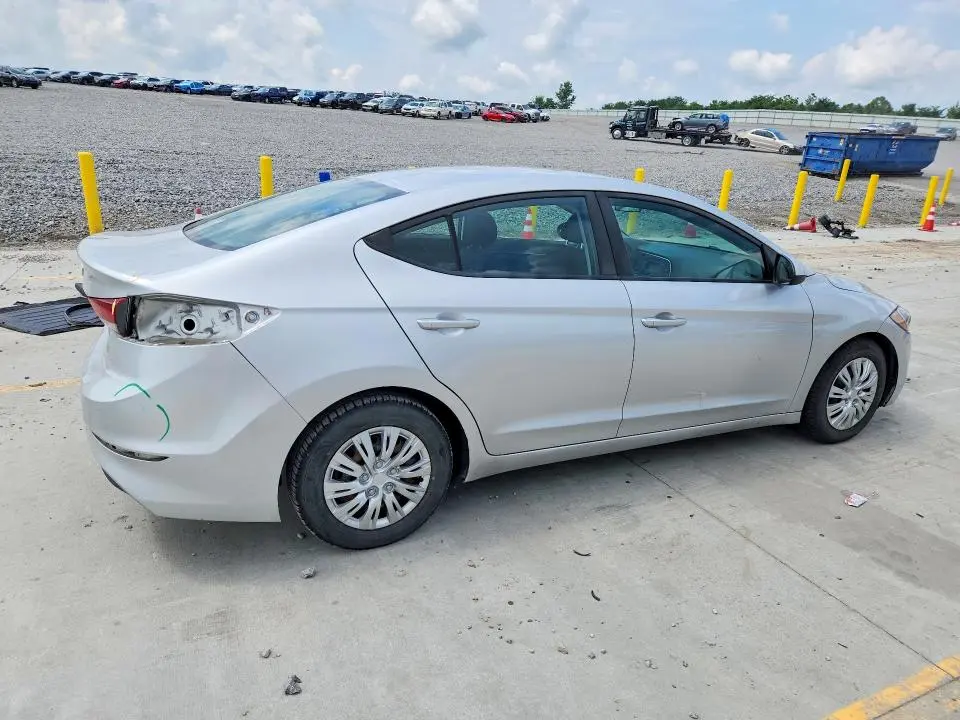 2018 HYUNDAI ELANTRA SE  